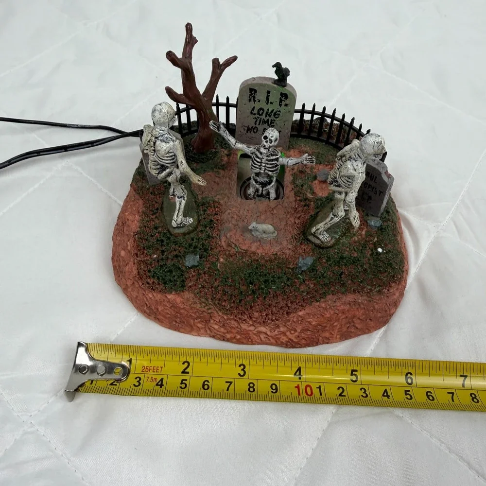 Halloween Lemax Spooky Town Long Time No See 2017 In Box With Cord - Lights Up!